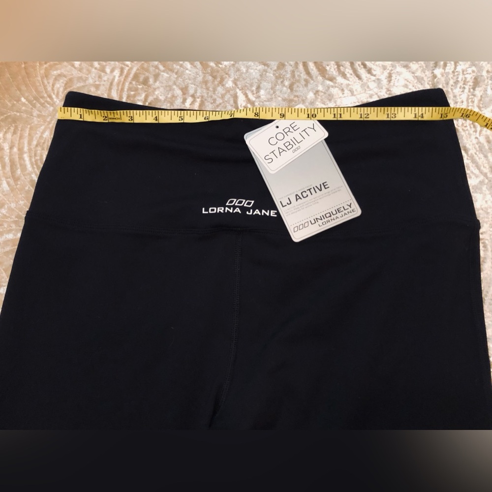 NWT LORNA JANE “Desire” Active stretch pants, flared at ankle. No flaws. - Picture 2 of 11